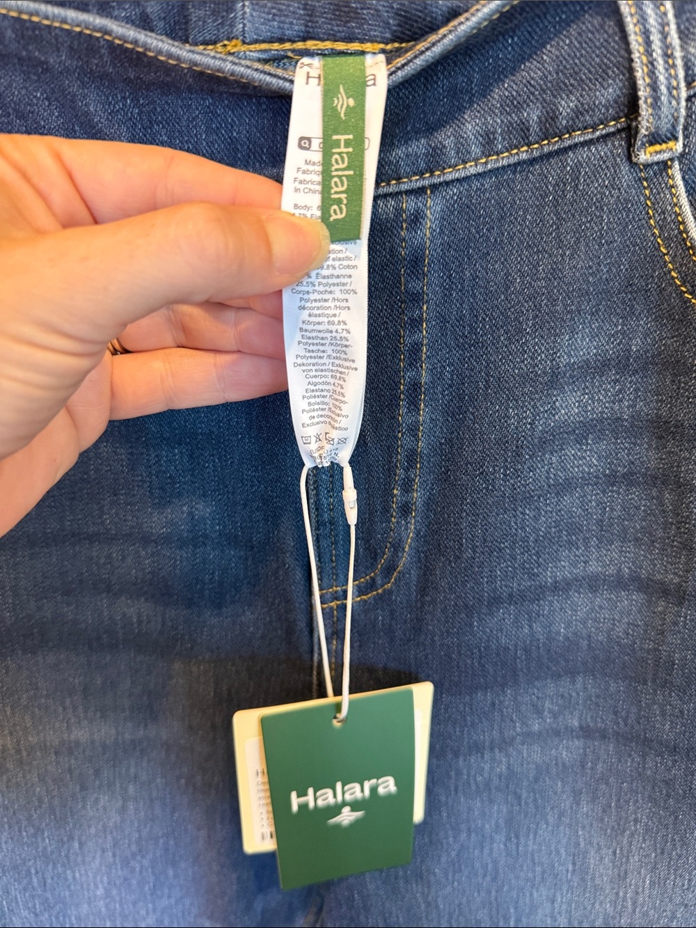 681 NWT Halara Flex Pull On Straight Leg Jeans Petite Small Blue Stretch - Picture 3 of 8